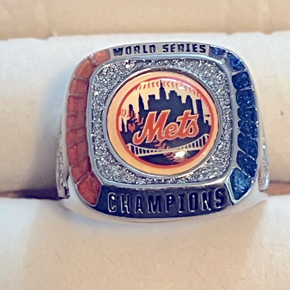Commemorative Mets World Series Ring